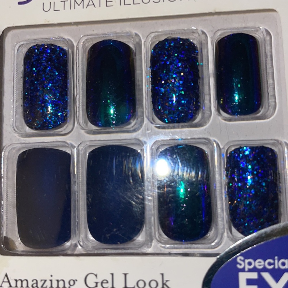 False nail bundle - Picture 3 of 12